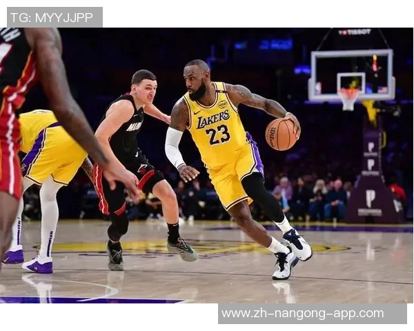 湖人对阵热火实时战况更新与精彩瞬间回顾